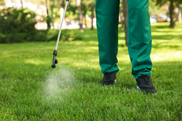 Best Commercial Pest Control Services  in Village Of Waukesha, WI